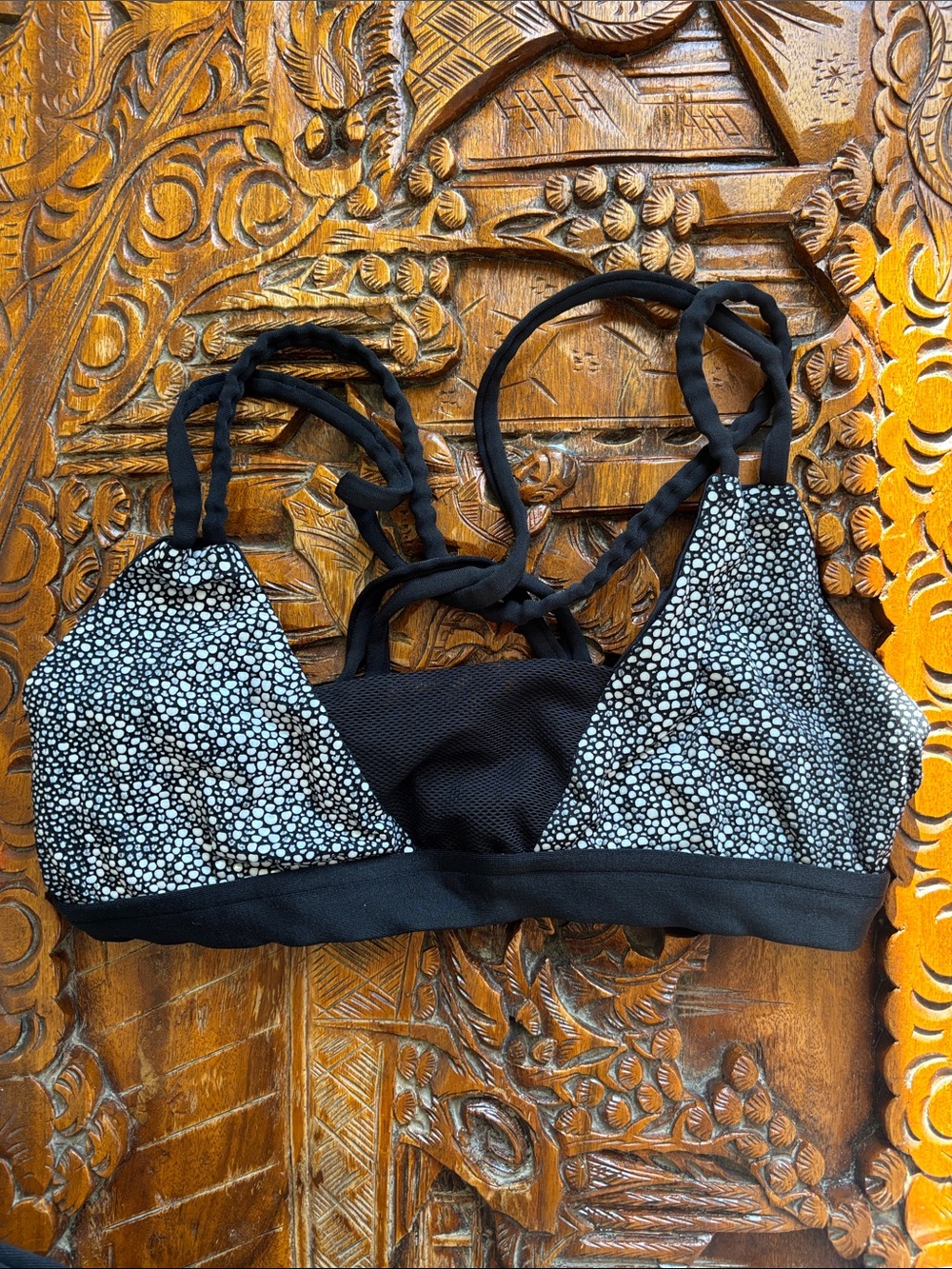 Super cool mesh detail reptile print Blue Life fit sports bra